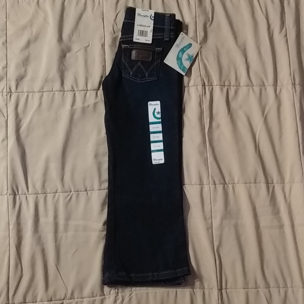 NWT Wrangler Premium Patch Girls Size 5 Regular